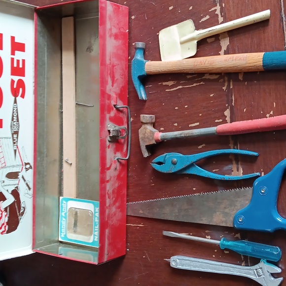 Handy andy tools and toolbox - Picture 4 of 4